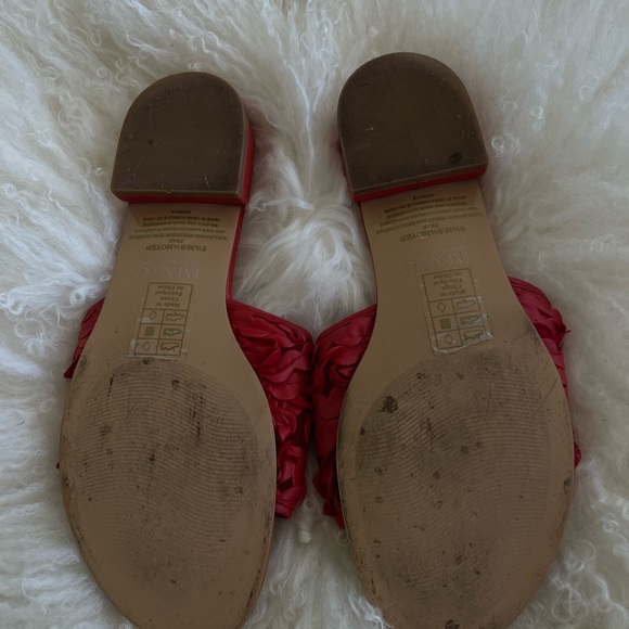 Isaac Mizrahi summer shoes. - Picture 2 of 3